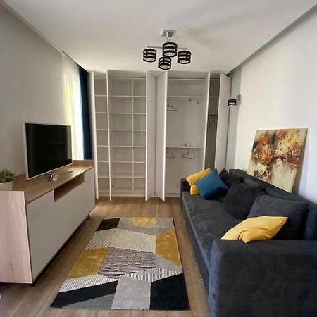 Cozy Apartment In The Business Area Of Bukarest Eksteriør billede