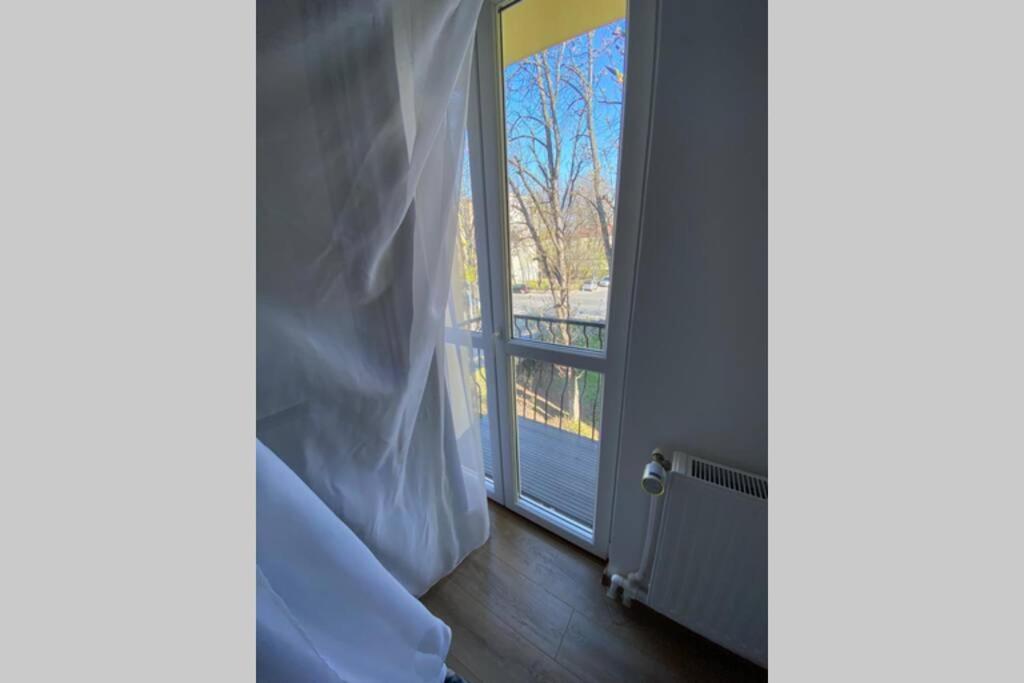 Cozy Apartment In The Business Area Of Bukarest Eksteriør billede